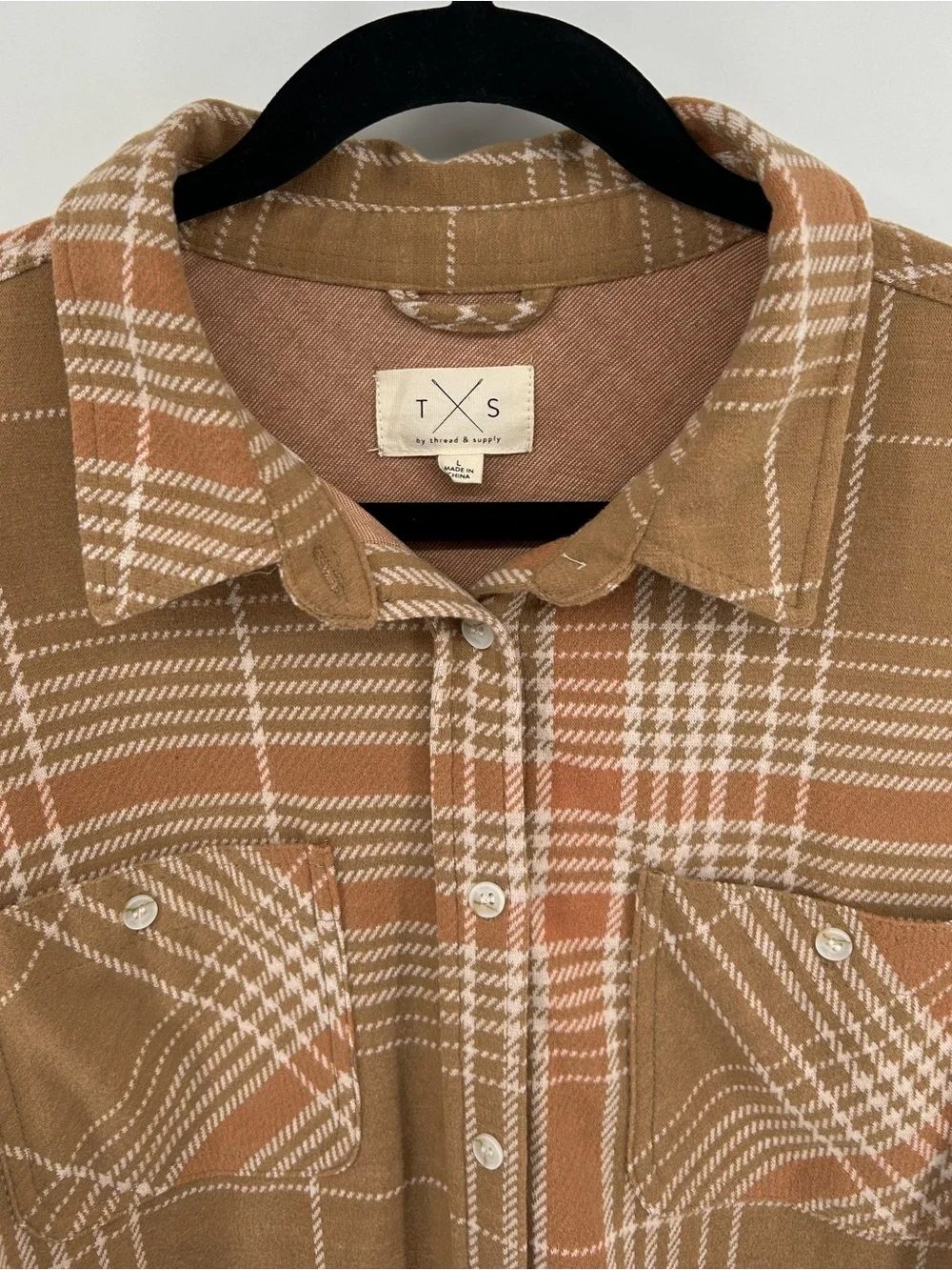Thread & Supply TXS Tan Cream Plaid Cropped Shacket Shirt Size L Cozy Normcore - Picture 2 of 7